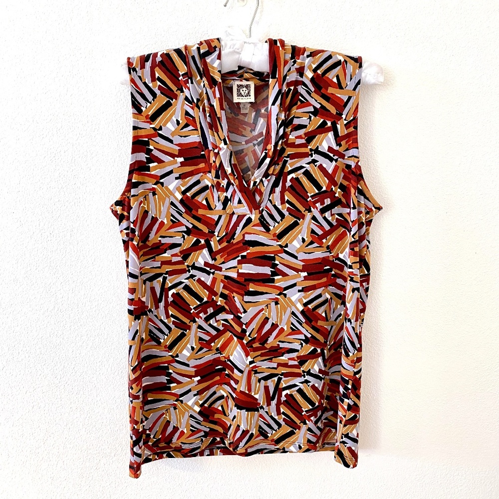 Anne Klein, V-Neck, Geo Print Top, Size Med, NWOT